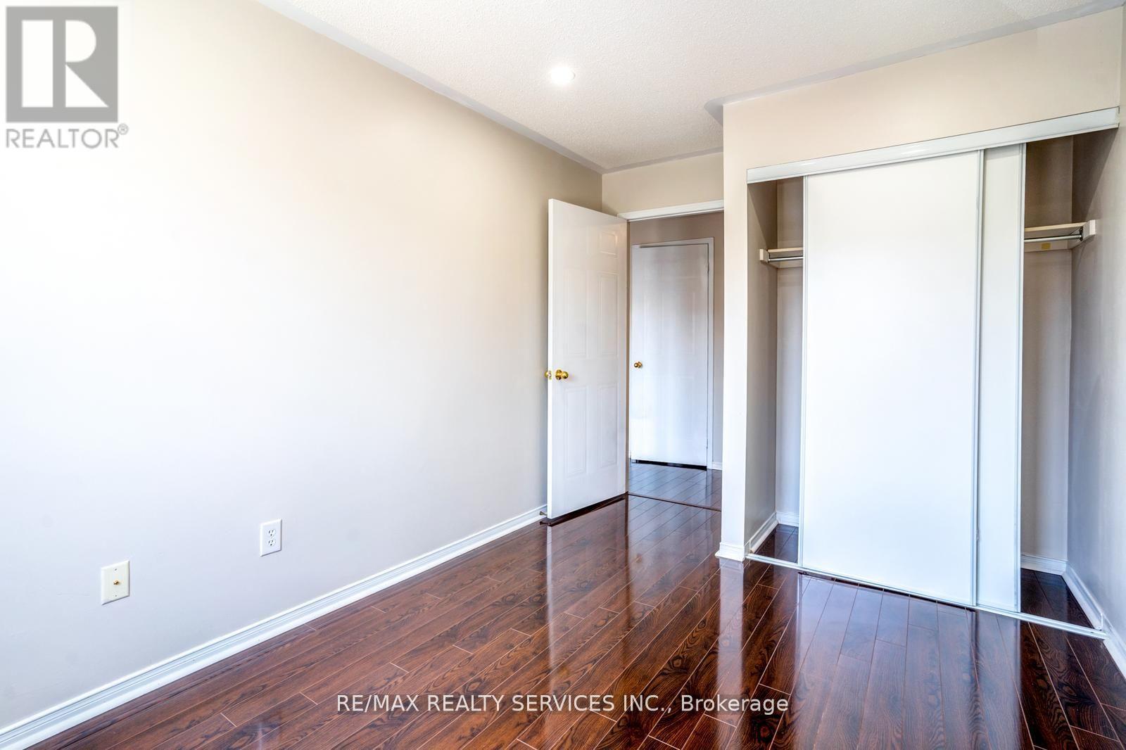 Photo 7 of 344 4975 Southampton Drive, Mississauga ON