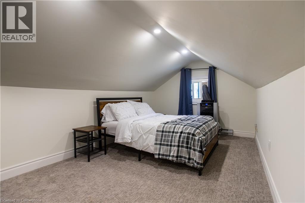 Photo 22 of 35 St Peter Street, St Catharines ON