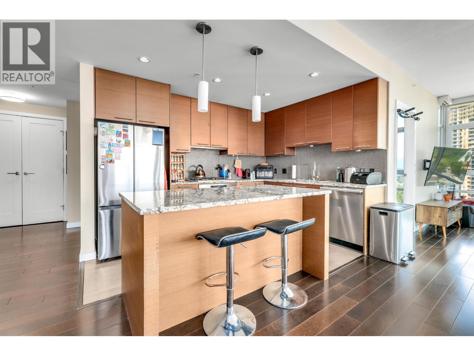 Photo 10 of 1801 6168 Wilson Avenue, Burnaby BC