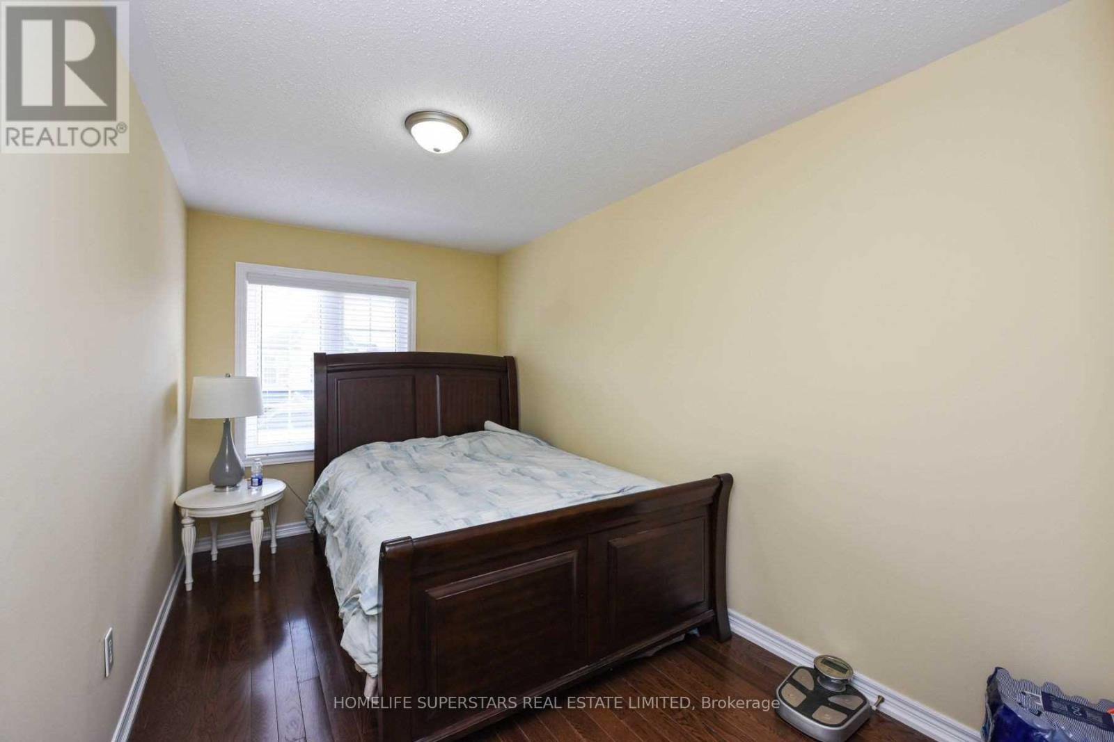 Photo 15 of 50 Sea Drifter Crescent, Brampton ON