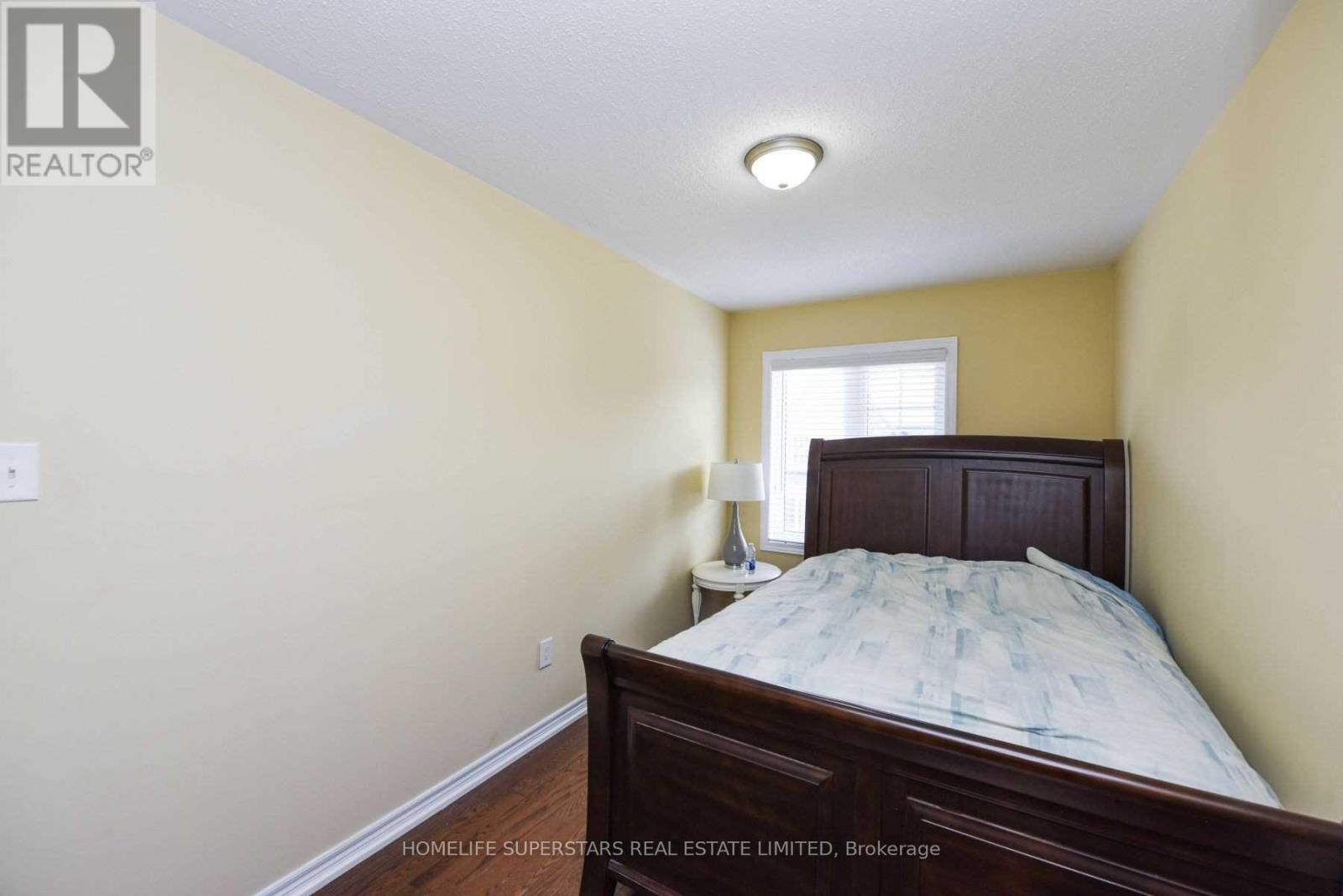Photo 16 of 50 Sea Drifter Crescent, Brampton ON