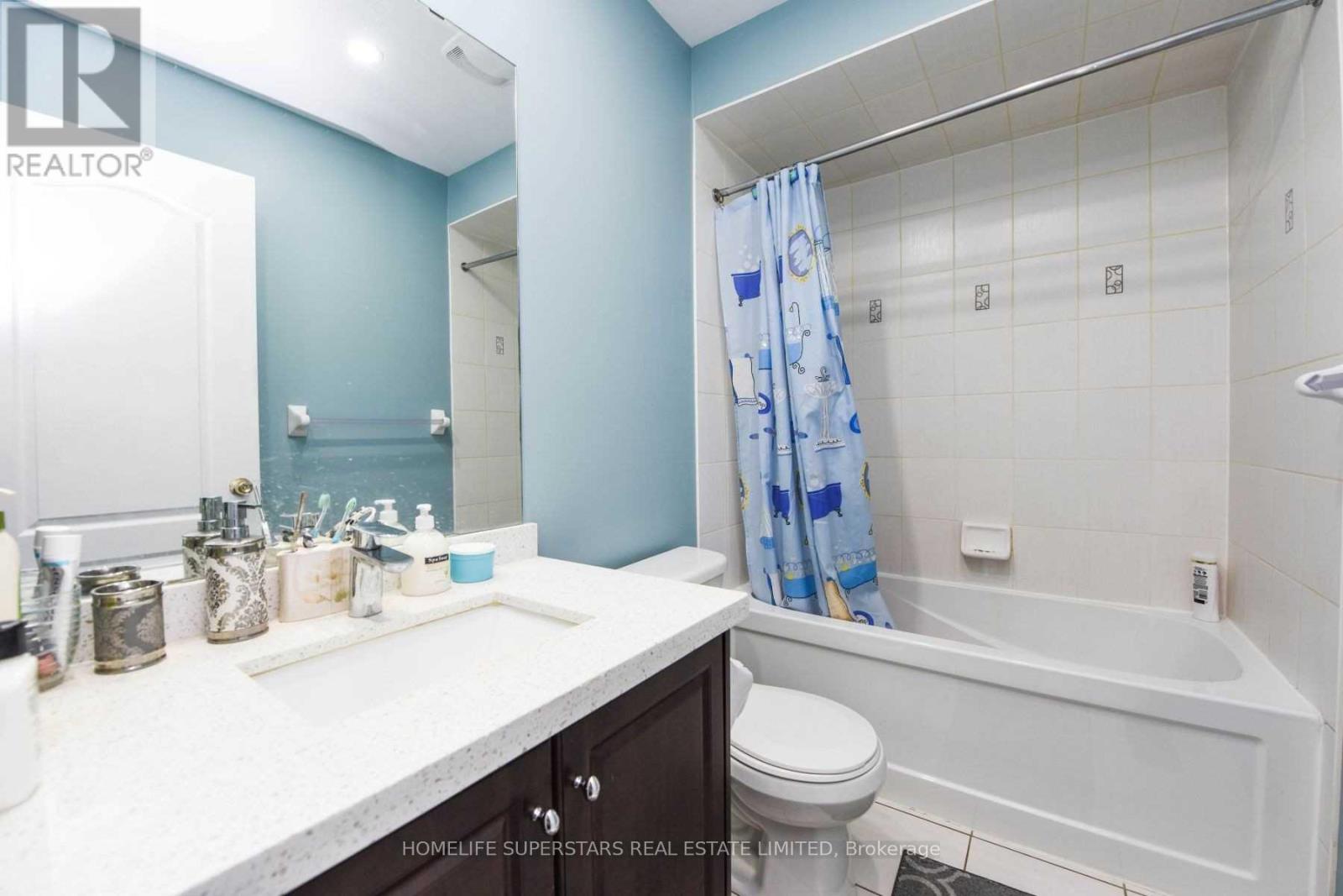 Photo 18 of 50 Sea Drifter Crescent, Brampton ON