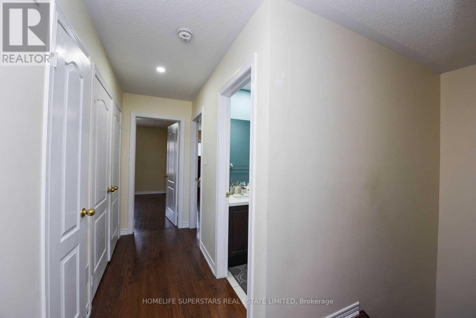 Photo 19 of 50 Sea Drifter Crescent, Brampton ON