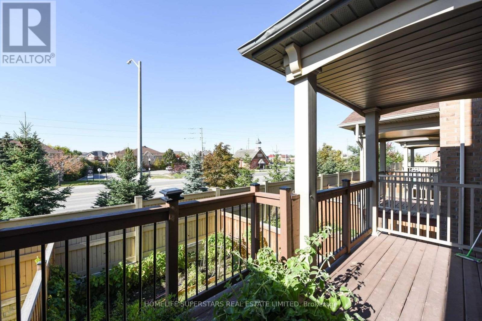 Photo 25 of 50 Sea Drifter Crescent, Brampton ON