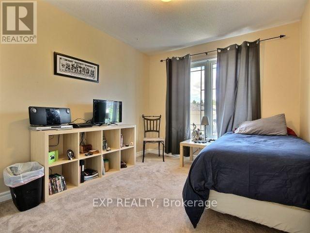 Photo 9 of 249 Hunterbrook Street N, Ottawa ON