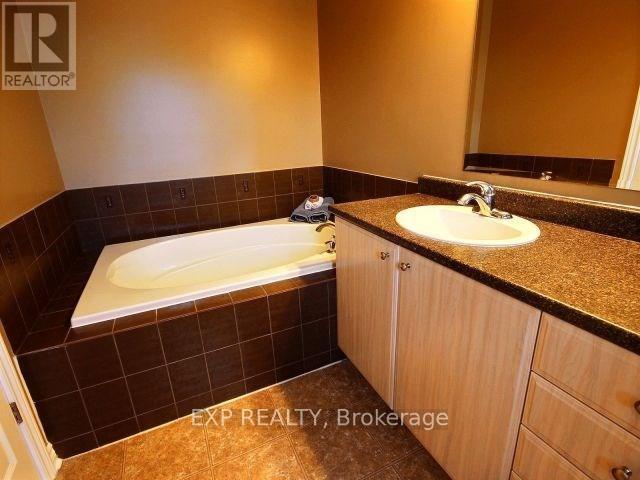 Photo 11 of 249 Hunterbrook Street N, Ottawa ON
