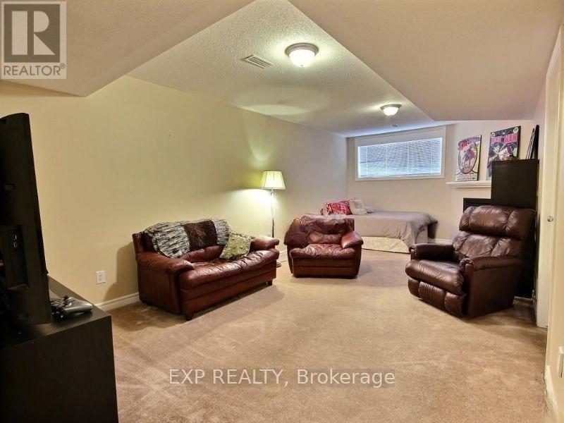 Photo 15 of 249 Hunterbrook Street N, Ottawa ON
