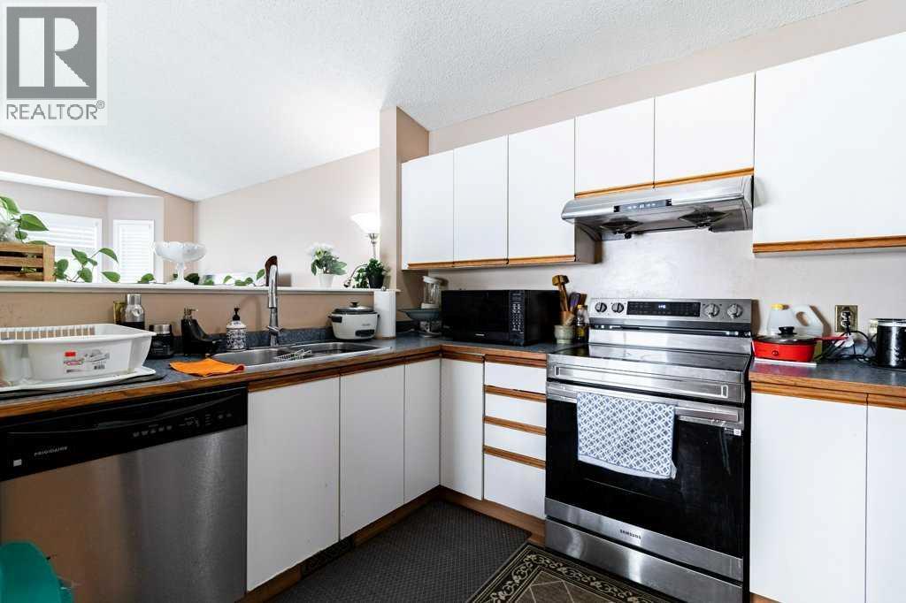 Photo 18 of 126 Martin Crossing Manor Ne, Calgary AB