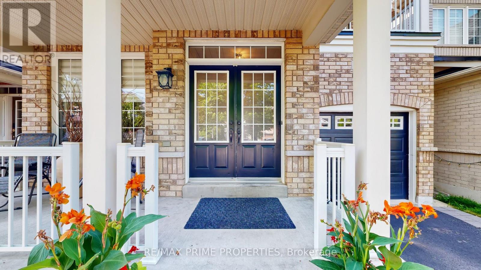 Photo 2 of 13 Lundy Drive, Markham ON
