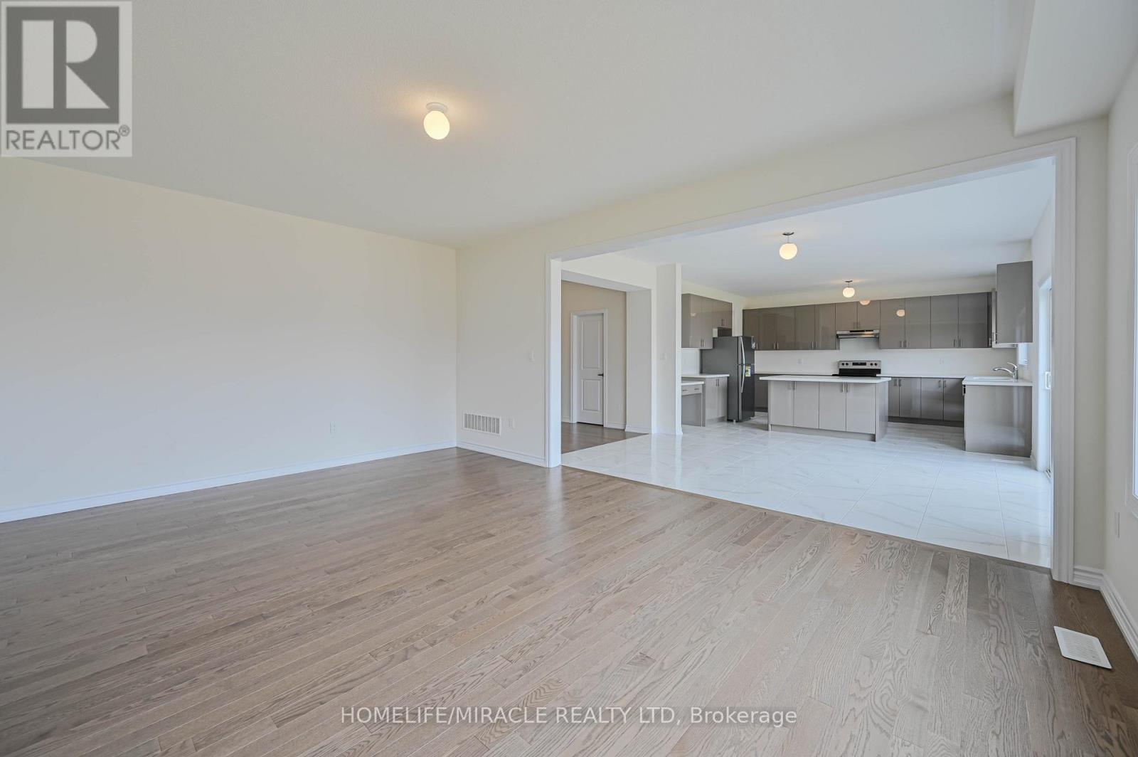 Photo 29 of 1653 Corsal Court, Innisfil ON