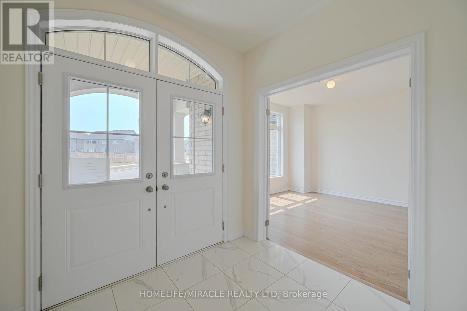 Photo 19 of 1653 Corsal Court, Innisfil ON