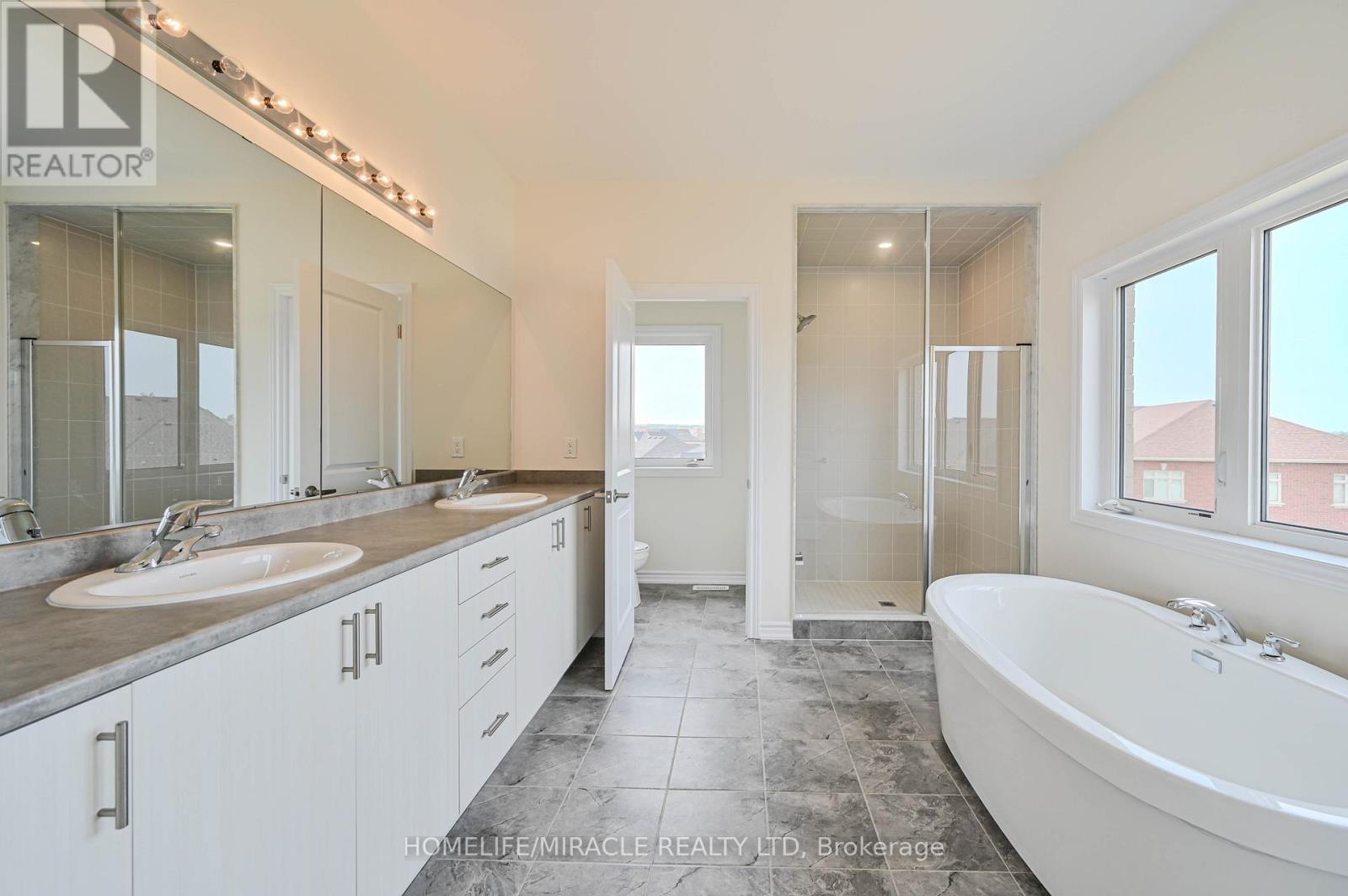 Photo 3 of 1653 Corsal Court, Innisfil ON