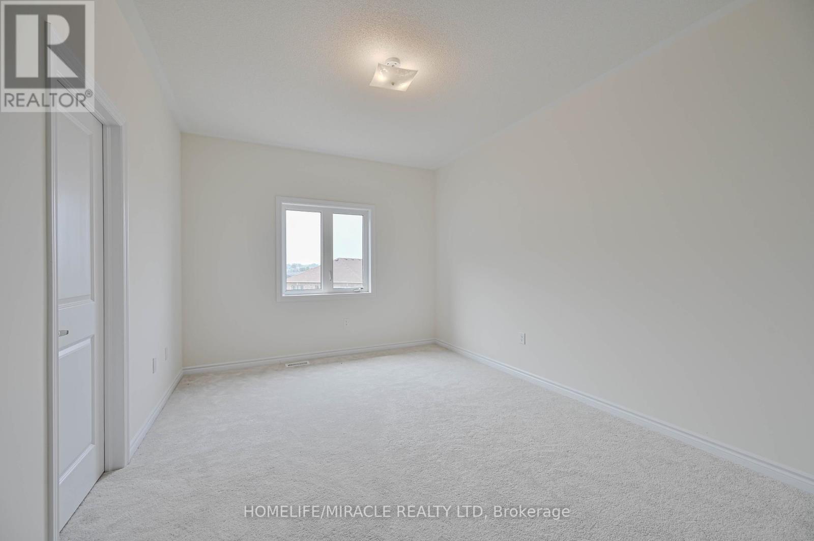 Photo 12 of 1653 Corsal Court, Innisfil ON