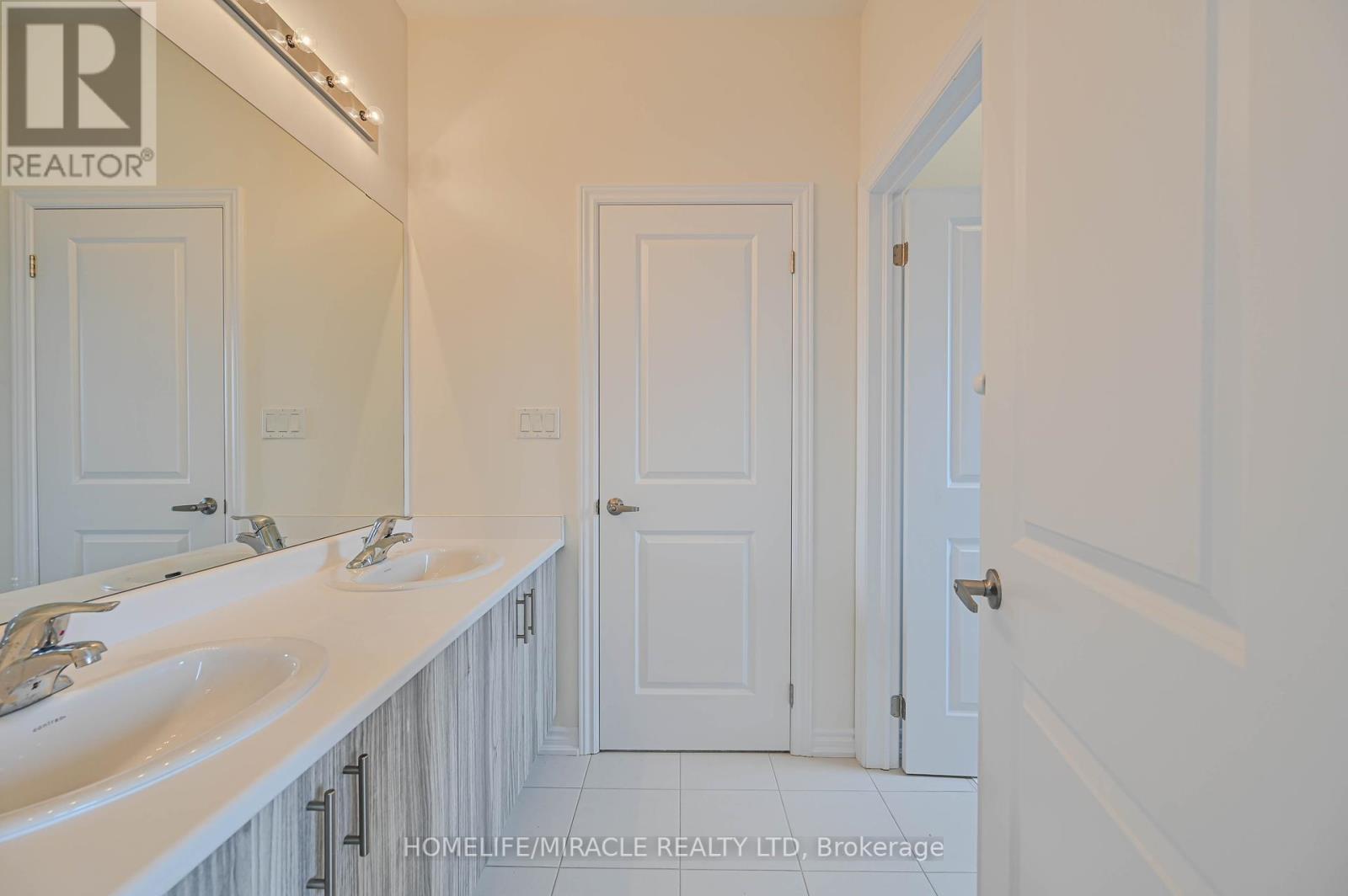 Photo 24 of 1653 Corsal Court, Innisfil ON
