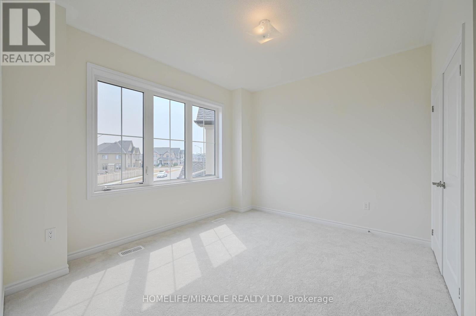 Photo 18 of 1653 Corsal Court, Innisfil ON