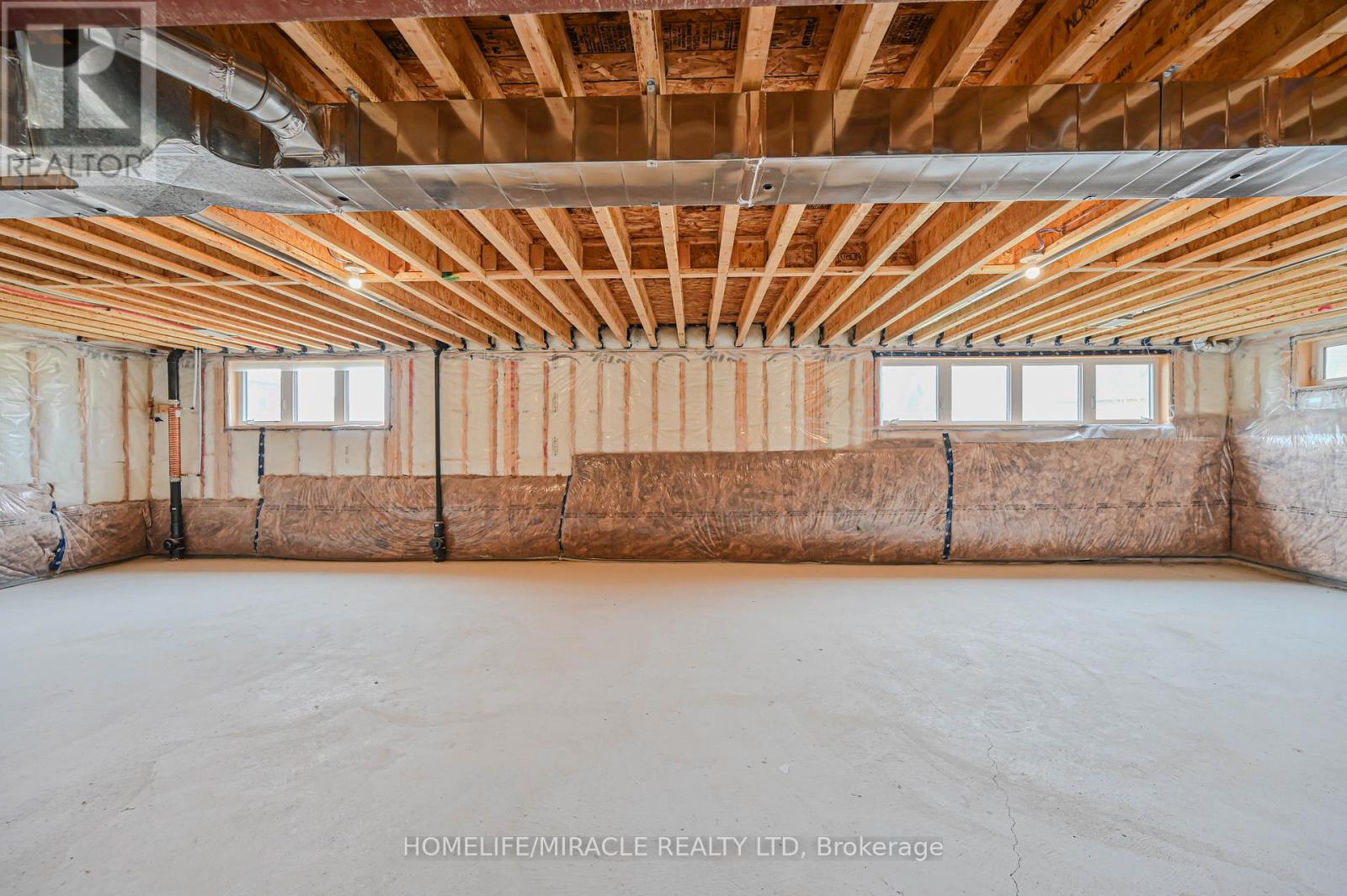 Photo 33 of 1653 Corsal Court, Innisfil ON