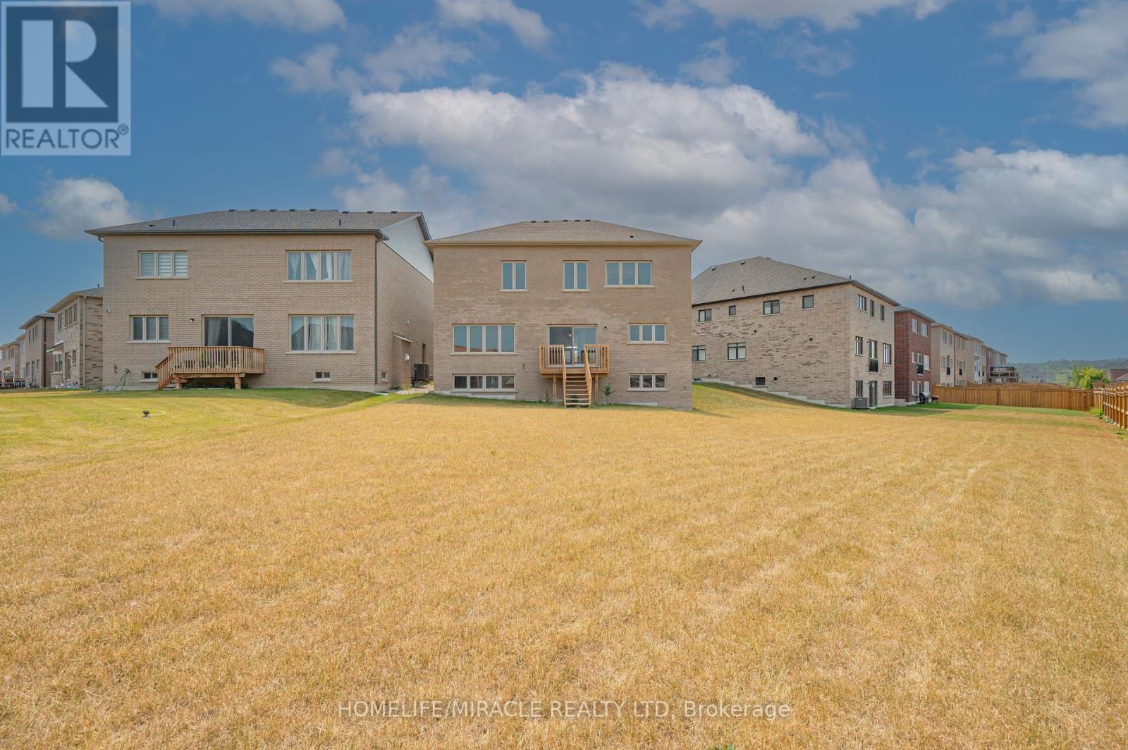 Photo 2 of 1653 Corsal Court, Innisfil ON
