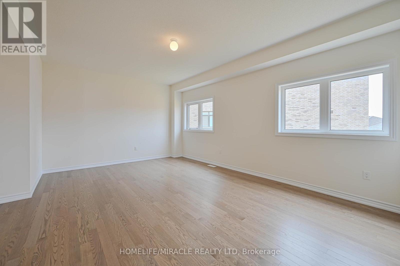 Photo 8 of 1653 Corsal Court, Innisfil ON