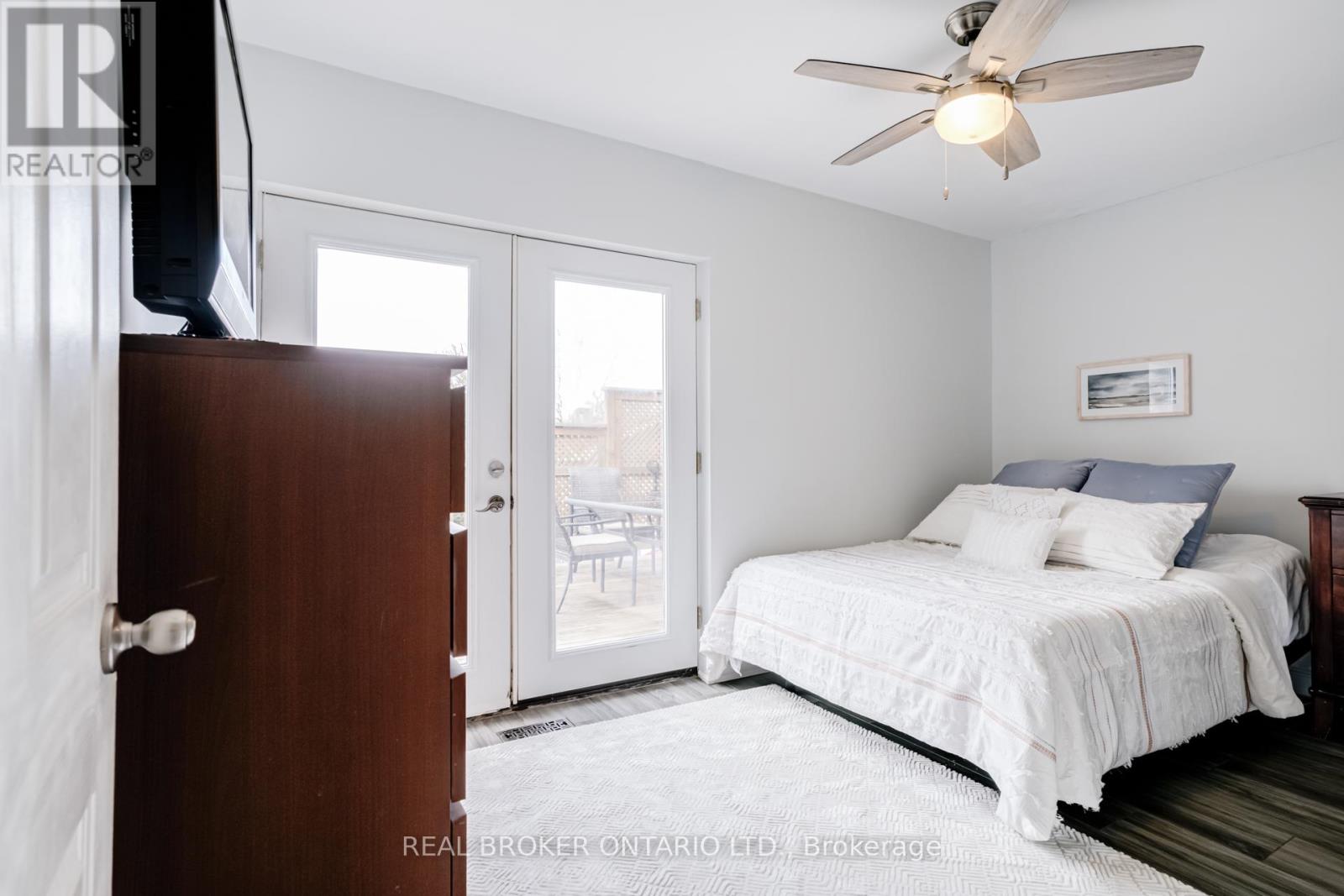 Photo 13 of 50 Epsom Downs Drive, Brampton ON
