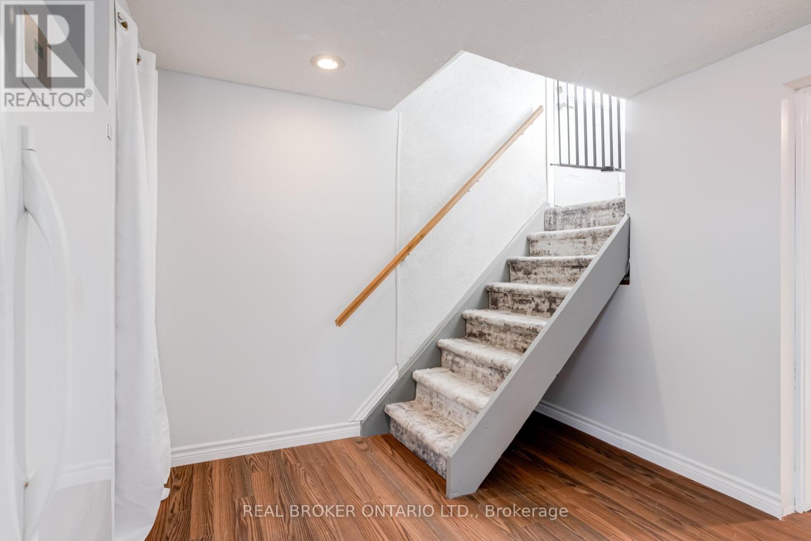 Photo 28 of 50 Epsom Downs Drive, Brampton ON