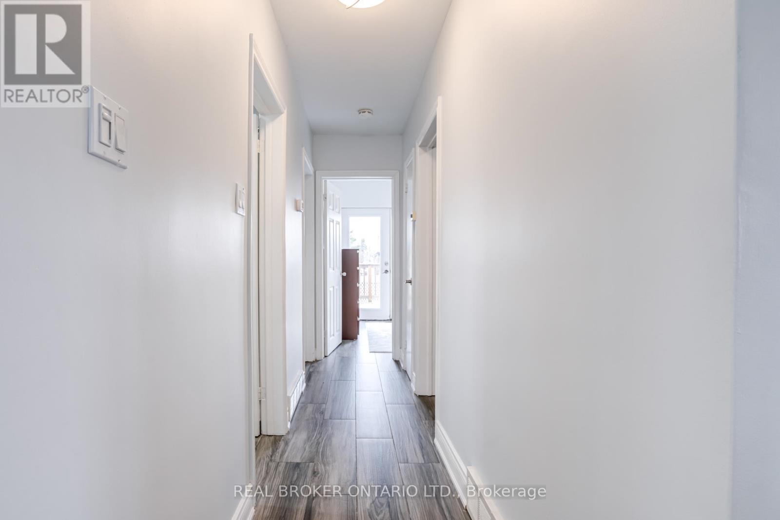 Photo 10 of 50 Epsom Downs Drive, Brampton ON