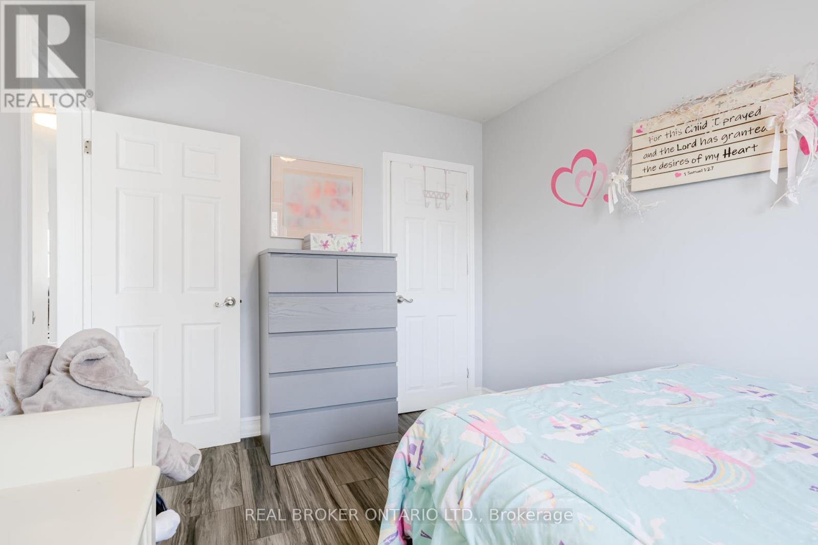 Photo 9 of 50 Epsom Downs Drive, Brampton ON