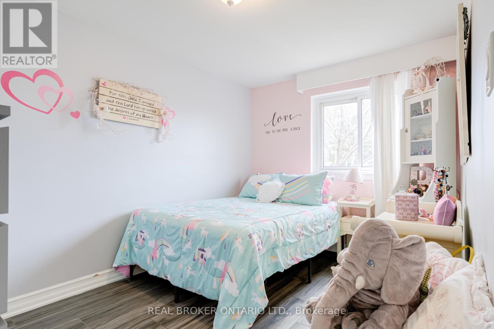 Photo 8 of 50 Epsom Downs Drive, Brampton ON