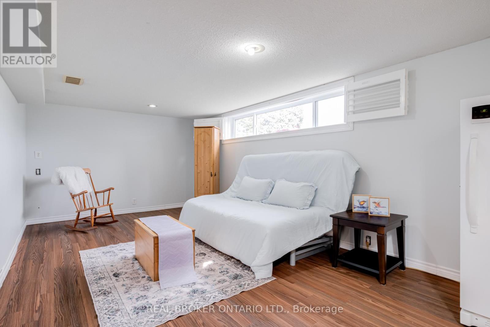 Photo 3 of 50 Epsom Downs Drive, Brampton ON
