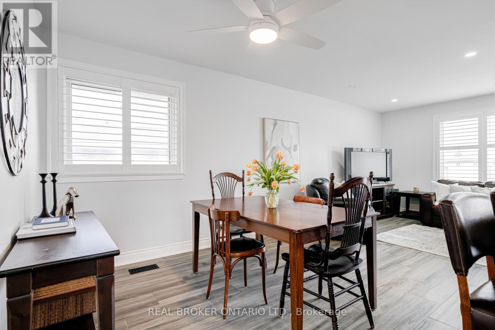 Photo 16 of 50 Epsom Downs Drive, Brampton ON
