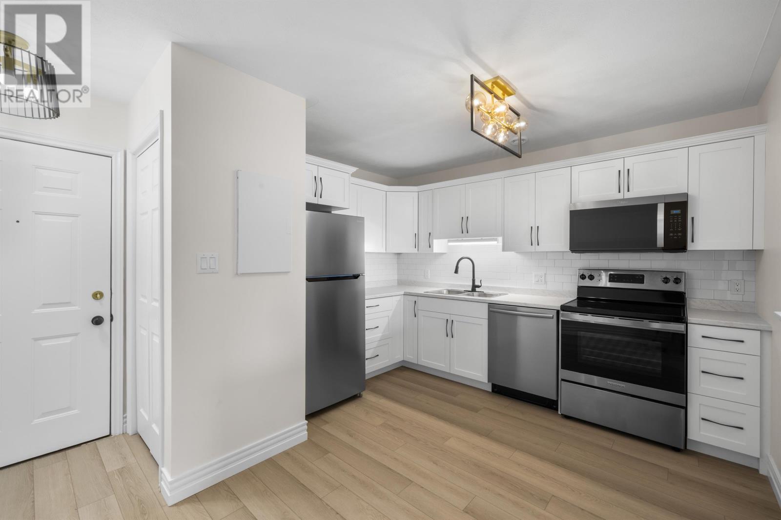 Photo 7 of 11 22 Waterview Heights, Charlottetown PE