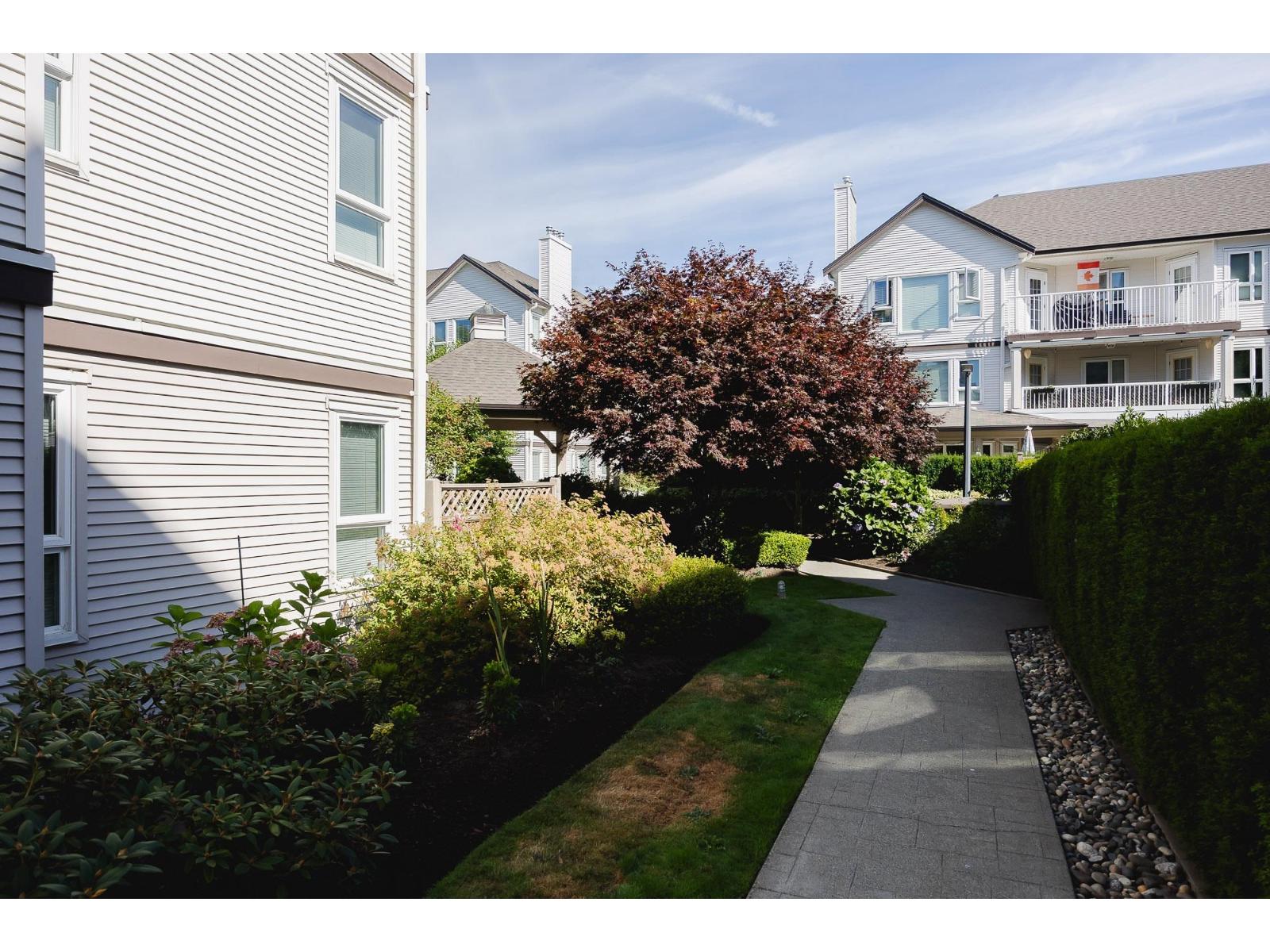 Photo 33 of 104 17727 58 Avenue, Surrey BC