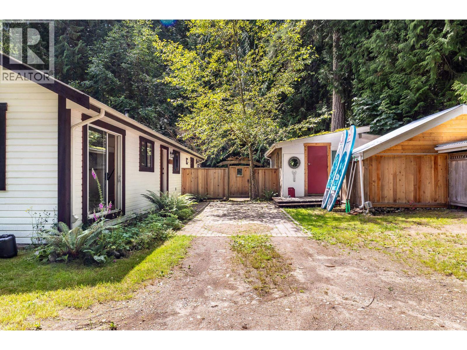 6121 GOLF COURSE ROAD, Sechelt