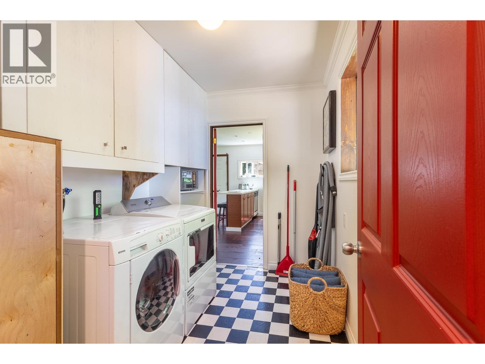 6121 GOLF COURSE ROAD, Sechelt