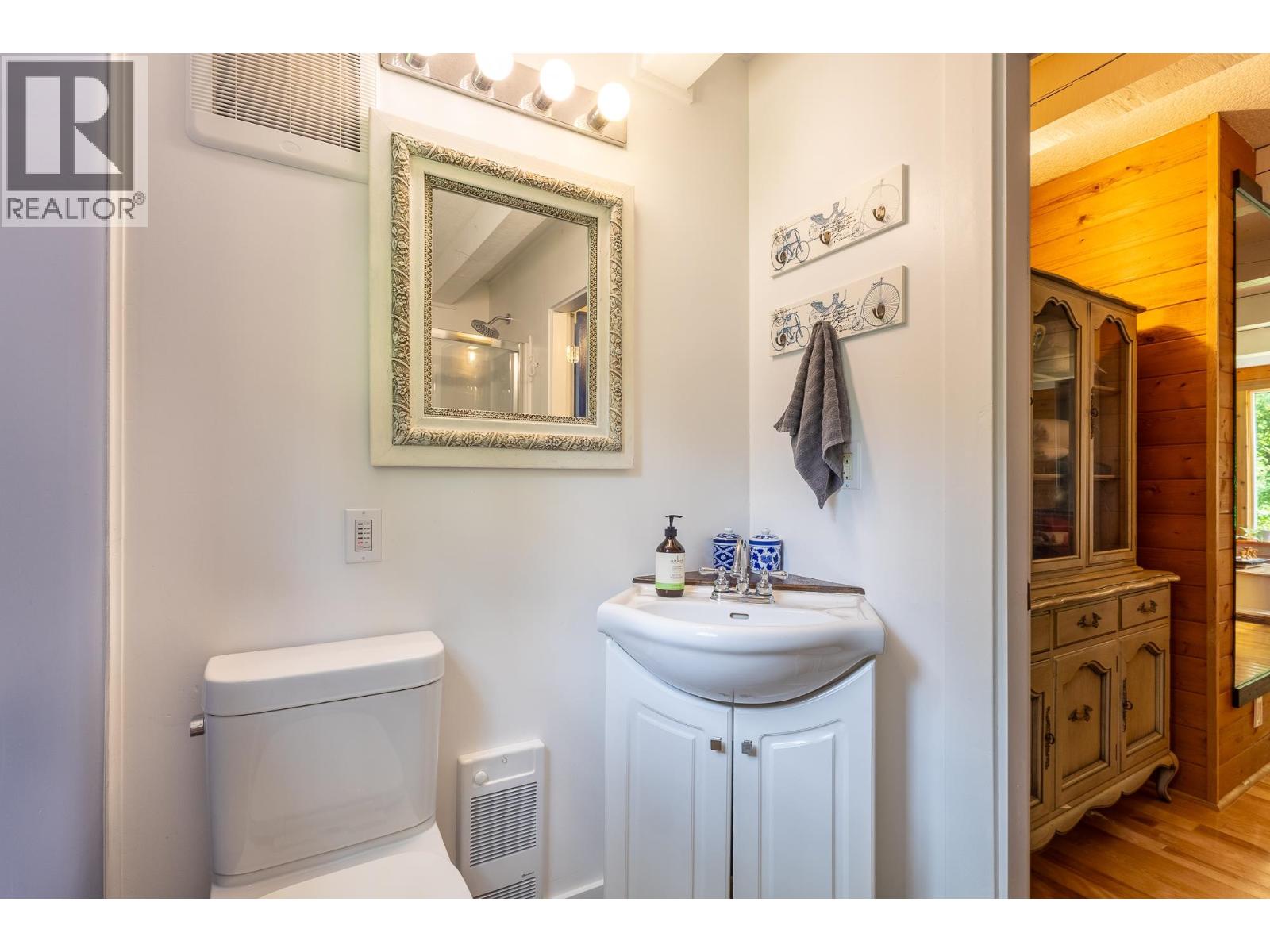 6121 GOLF COURSE ROAD, Sechelt