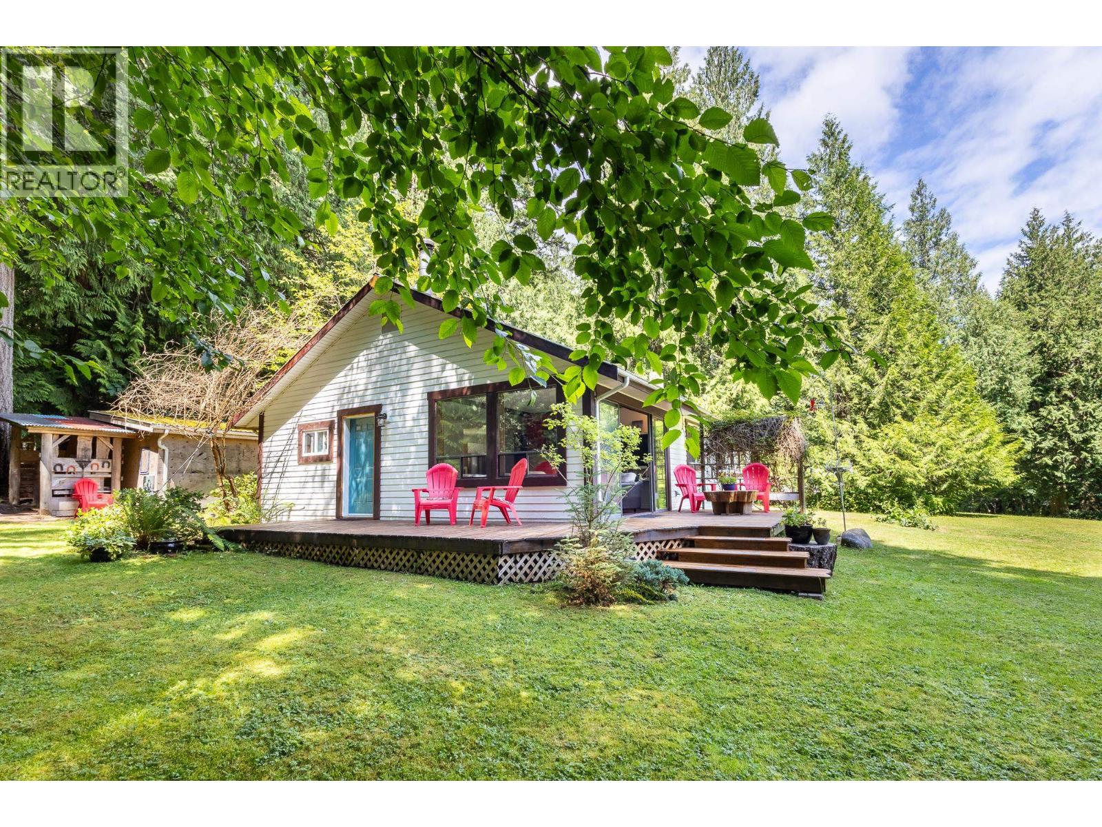 6121 GOLF COURSE ROAD, Sechelt