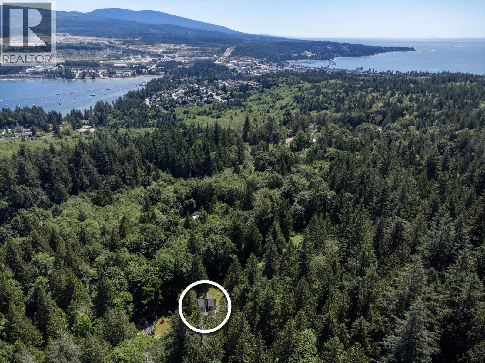 6121 GOLF COURSE ROAD, Sechelt