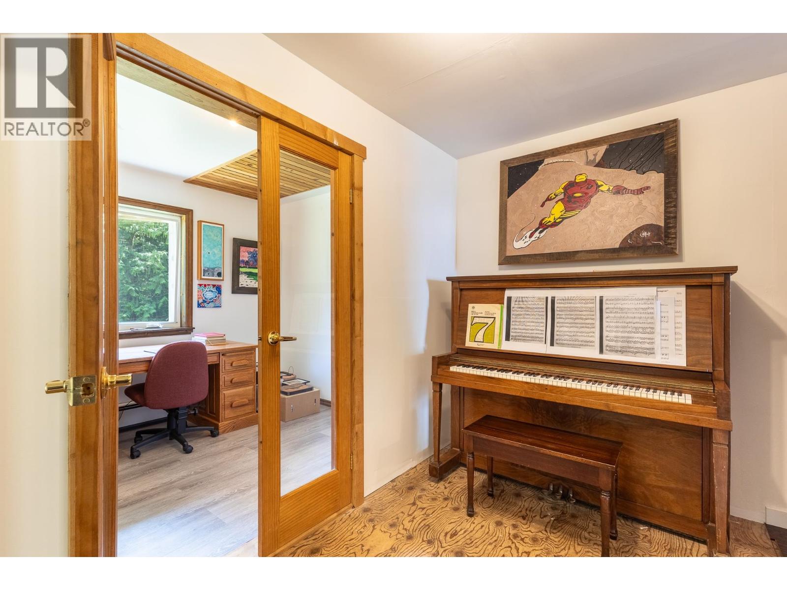6121 GOLF COURSE ROAD, Sechelt