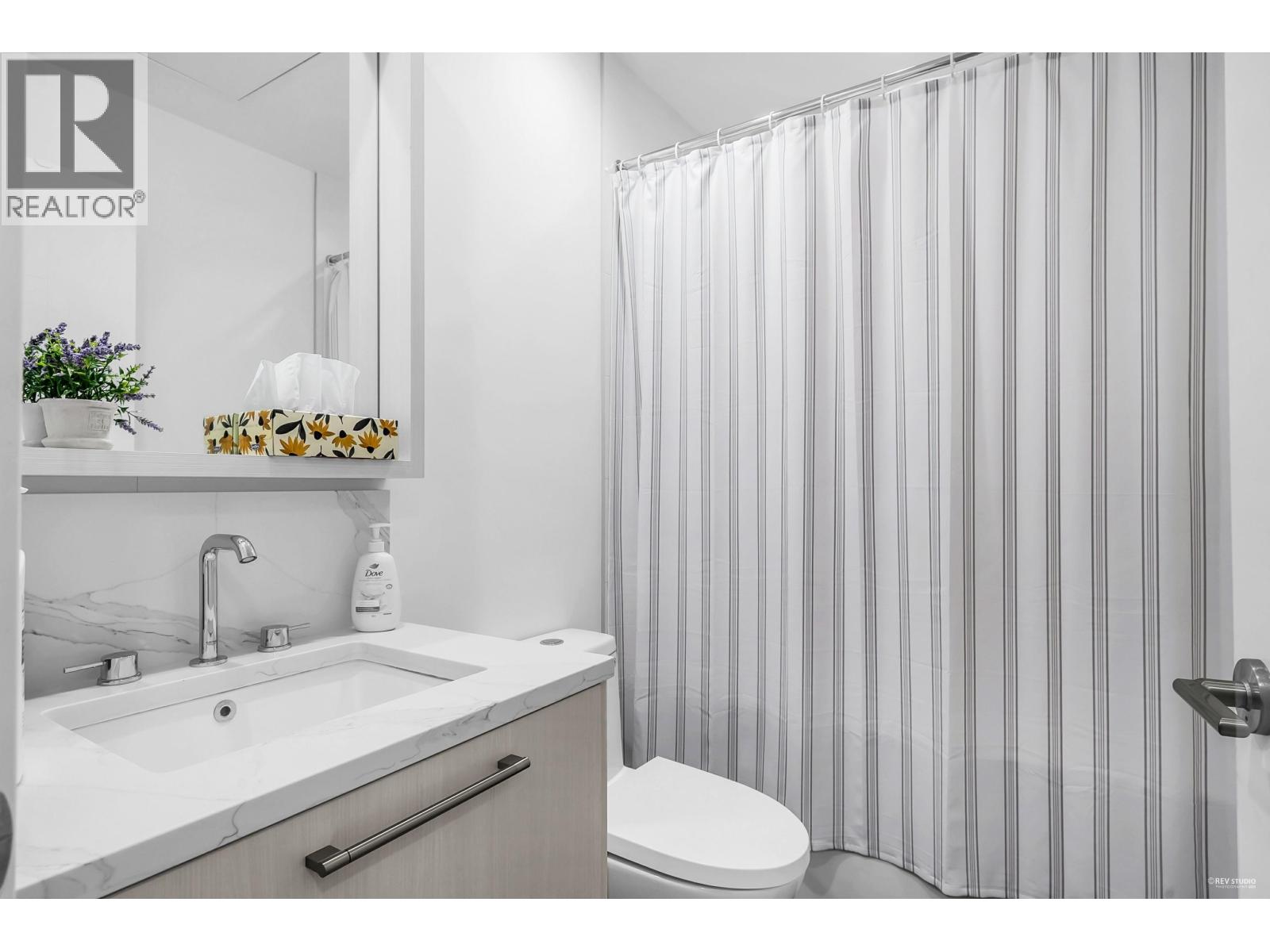 Photo 2 of 261 2035 Glenaire Drive, North Vancouver BC