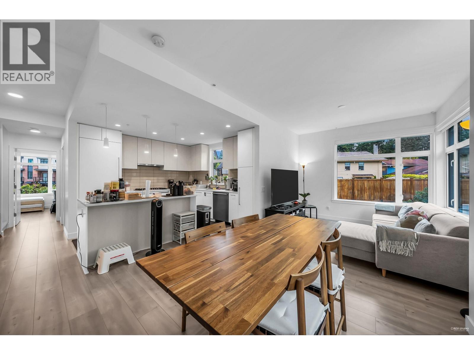 Photo 10 of 261 2035 Glenaire Drive, North Vancouver BC