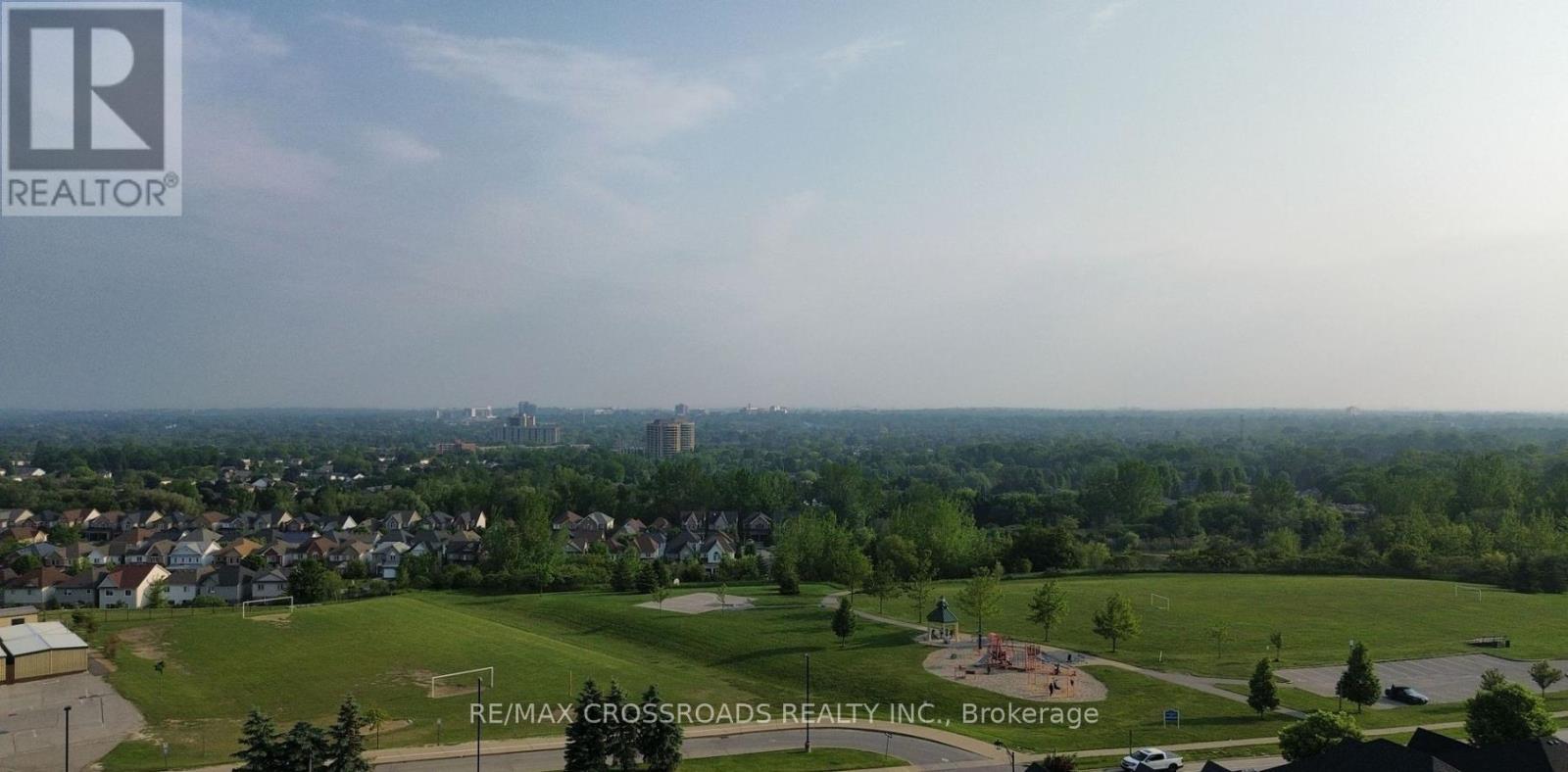 Photo 18 of 1383 Langley Circle, Oshawa ON