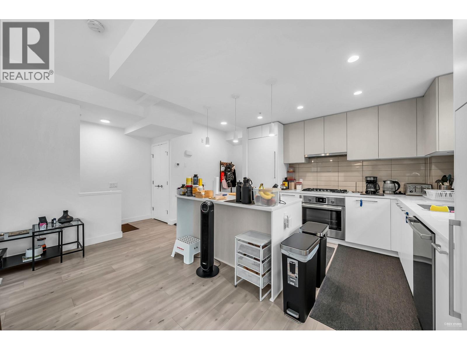 Photo 6 of 261 2035 Glenaire Drive, North Vancouver BC
