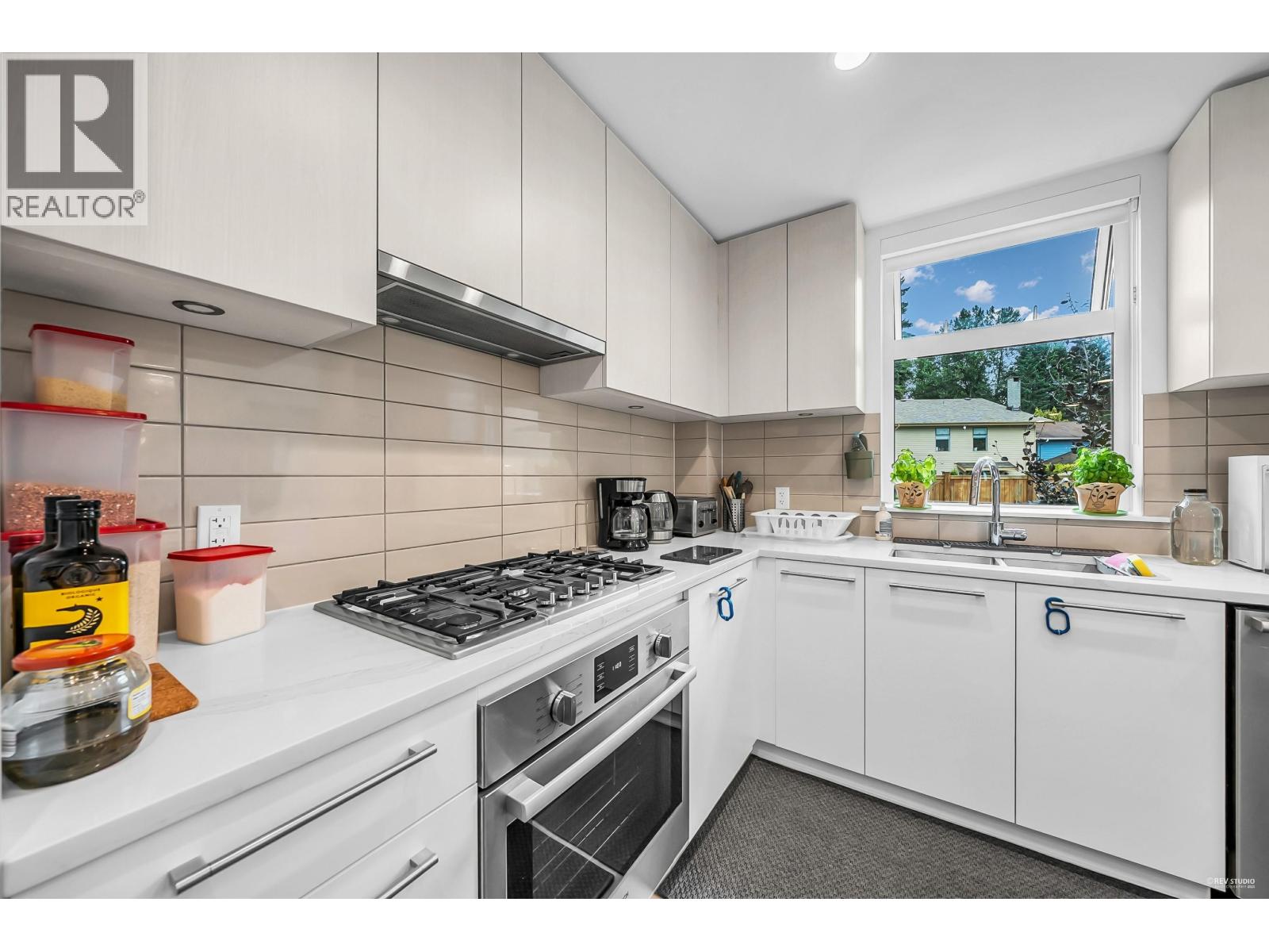 Photo 29 of 261 2035 Glenaire Drive, North Vancouver BC