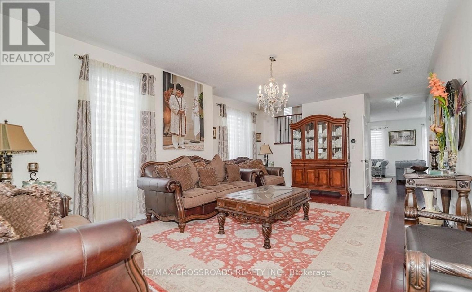Photo 6 of 1383 Langley Circle, Oshawa ON