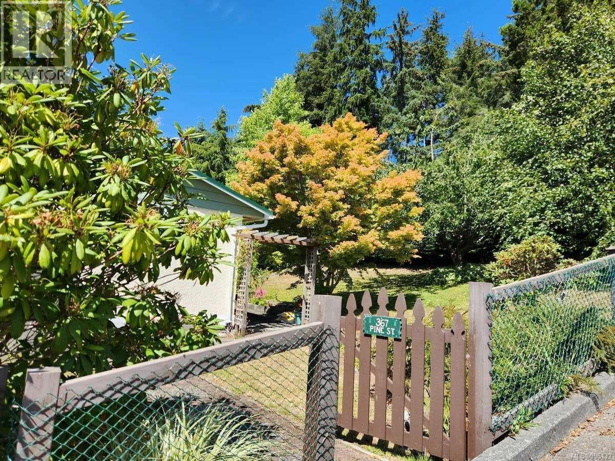 Photo 2 of 367 Pine St, Alert Bay BC
