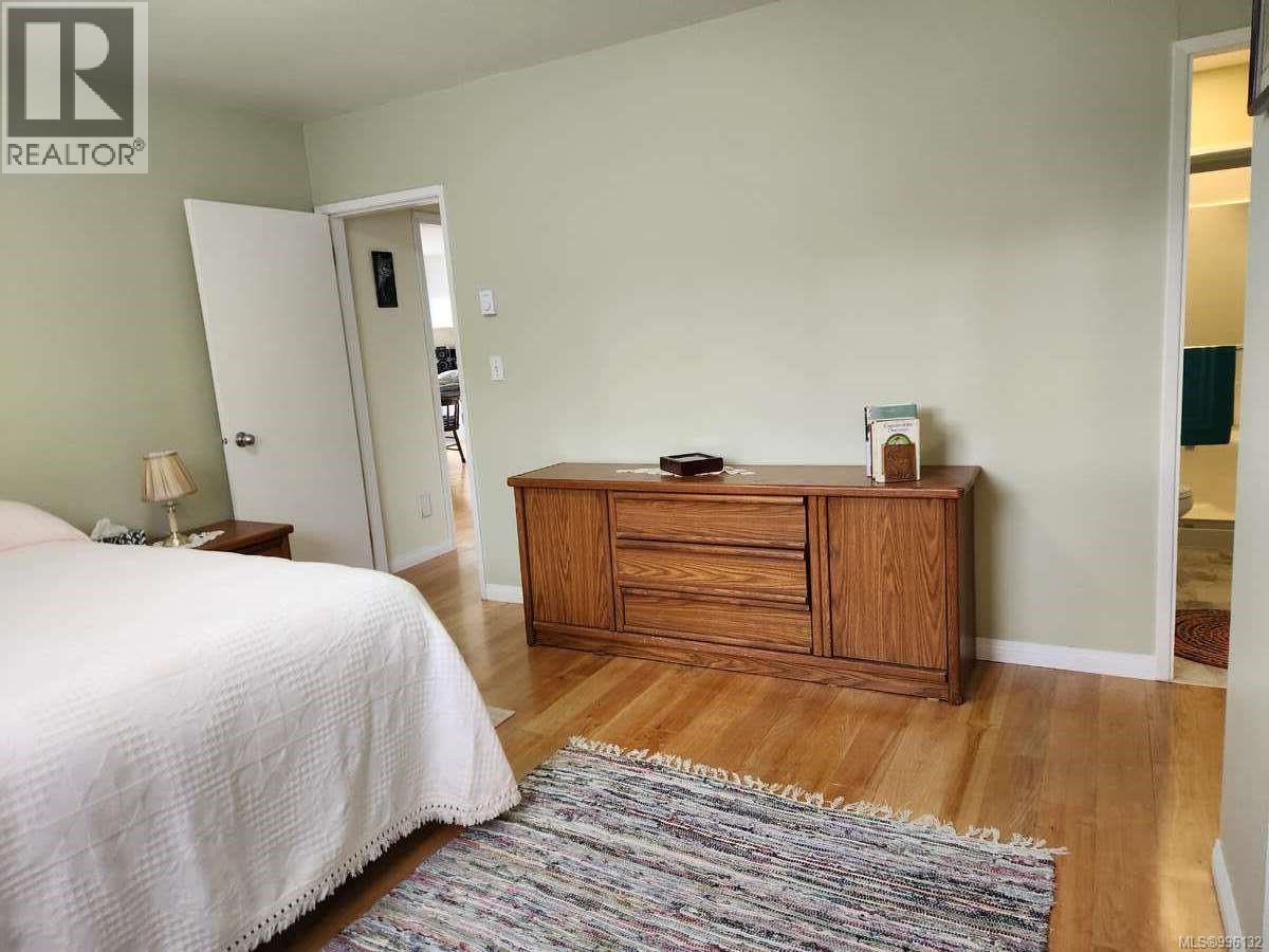 Photo 11 of 367 Pine St, Alert Bay BC