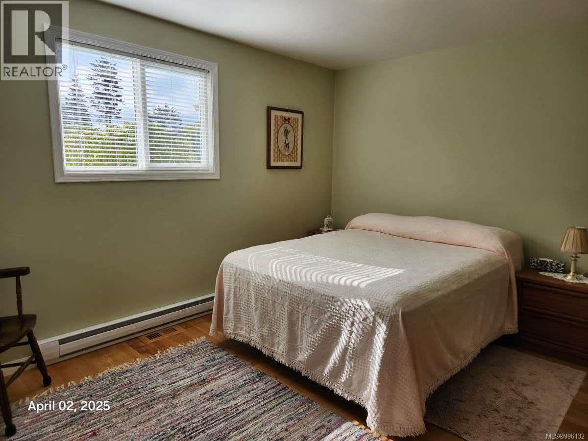 Photo 12 of 367 Pine St, Alert Bay BC