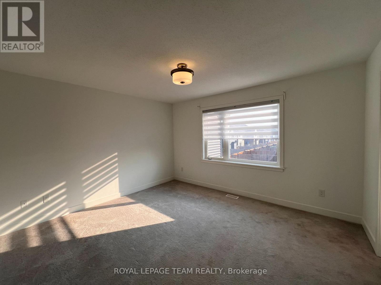 Photo 12 of 601 Rathburn Lane, Ottawa ON
