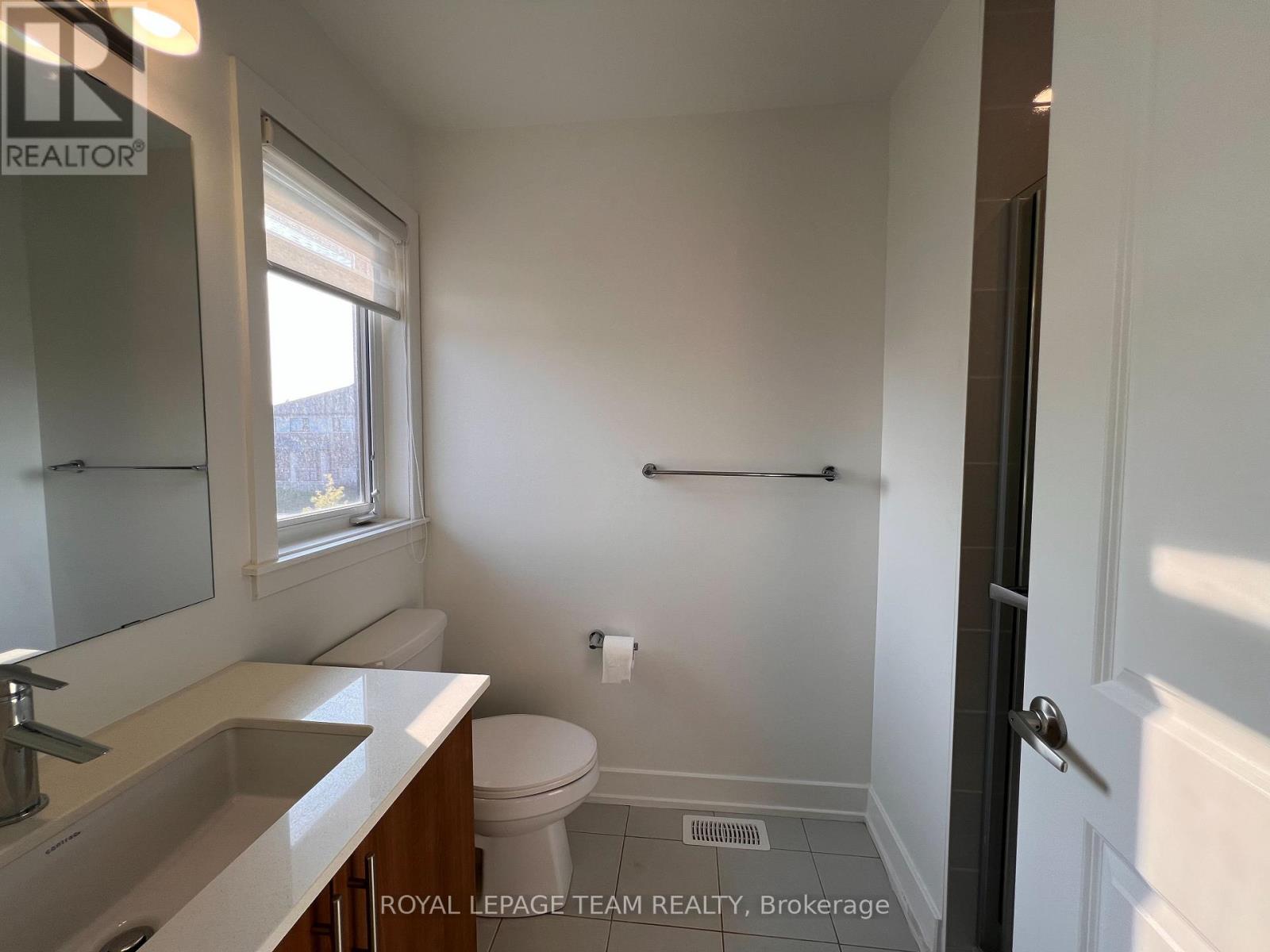 Photo 13 of 601 Rathburn Lane, Ottawa ON