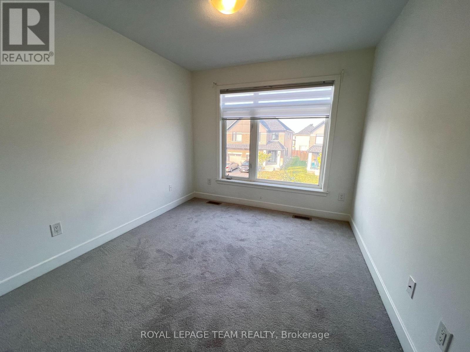 Photo 7 of 601 Rathburn Lane, Ottawa ON