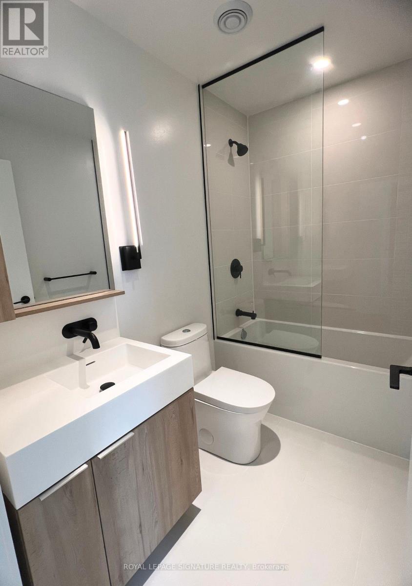 Photo 10 of 2703 117 Broadway Avenue, Toronto ON
